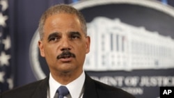 Bộ trưởng Tư pháp Eric Holder, 'Mối quan tâm chính của chúng tôi là để giữ an toàn cho người dân Mỹ..'