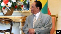 L'ancien Premier ministre Anerood Jugnauth s'entretient avec le président chinois à Port-Louis, Ile Maurice, le 17 février 2009.