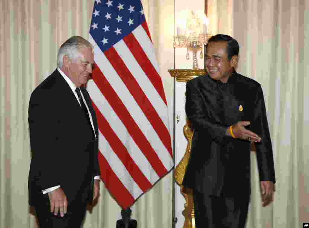 دیدار وزیر امور خارجه آمریکا با نخست وزیر تایلند با هدف تقویت روابط و فشار بر کوریای شمالی.