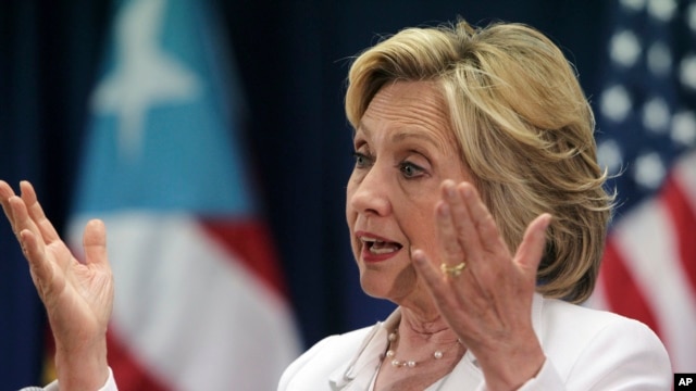 Clinton instó a Trump a poner fin a 