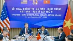 Đại sứ Hoa Kỳ Daniel Kritenbrink và Thứ trưởng Ngoại giao Việt Nam Nguyễn Minh Vũ tại đầu cầu trực tuyến Hà Nội hôm 23/09/2020. Photo Twitter Clarke Cooper.