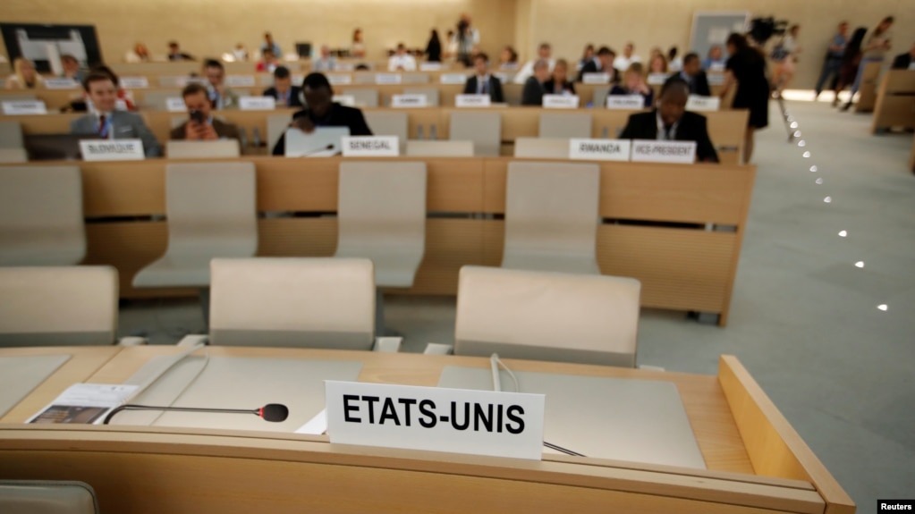 Los asientos de EE.UU. en el Consejo de DD.HH. de la ONU en Ginebra estaban vacÃ­os el jueves, 20 de junio de 2018, un dÃ­a despuÃ©s que anunciara su retiro.