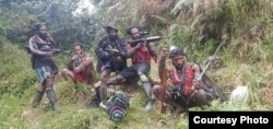 Anggota sayap militer dari Tentara Pembebasan Nasional Papua Barat (TPNPB). (Courtesy: TPNPB-OPM).