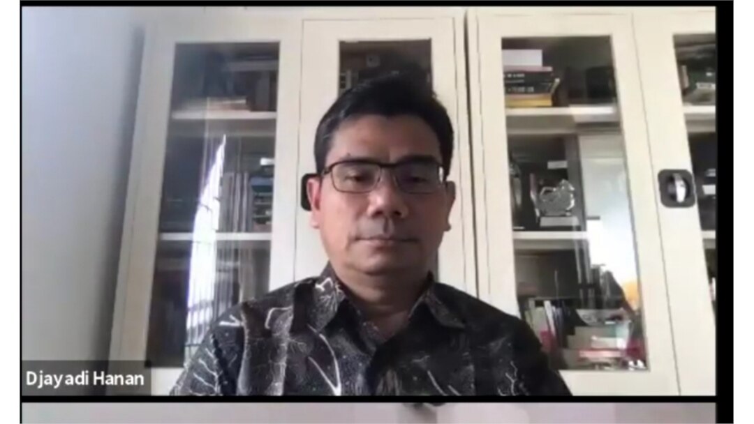 Direktur Eksekutif Lembaga Survei Indonesia, Djayadi Hanan, saat memaparkan survei terkait politik uang di Pilkada 2020. Minggu 10 Januari 2021 dalam tangkapan layar.