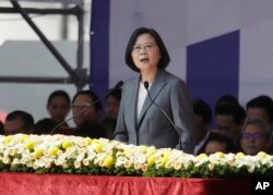 차이잉원 타이완 총통이 10일 타이완 건국 108주년을 맞아 열린 경축 행사에서 연설하고 있다.