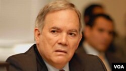 El embajador venezolano, Roy Chaderton, dijo que no hay que prestar atención a los "montajes" de Colombia.