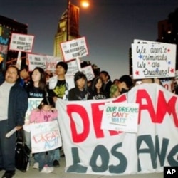 学生集会呼吁通过梦想法案