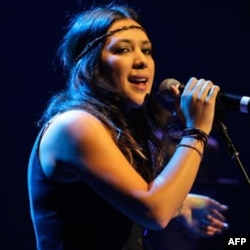 Mišel Brenč na koncertu u Njujorku, avgust 2009