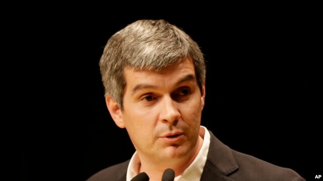 El jefe de gabinete argentino Marcos Peña dijo que "comienza una política del siglo XXI. Se termina la guerra contra el periodismo".