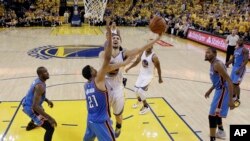 Golden State Warriors jugarán su segunda final consecutiva en la NBA tras vencer a Oklahoma City Thunder el lunes, 30 de mayo de 2016.