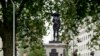 Statue d'un esclavagiste déboulonnée: 4 prévenus relaxés par la justice britannique