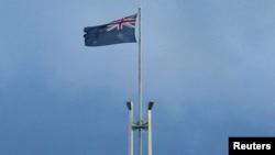 Quốc kỳ tại tòa Quốc hội Australia.