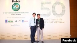 Ông Nguyễn Cao Trí (phải), Chủ Tịch kiêm Tổng Giám Đốc tập đoàn Capella Holdings - Việt Nam