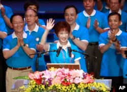 Quốc Dân Đảng đương quyền chọn bà Hồng Tú Trụ, Phó chủ tịch Viện lập pháp, làm ứng viên tổng thống của đảng.