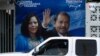 Un rótulo de la pareja gobernante en Nicaragua, Daniel Ortega y Rosario Murillo, en una pared de Managua. Foto VOA.