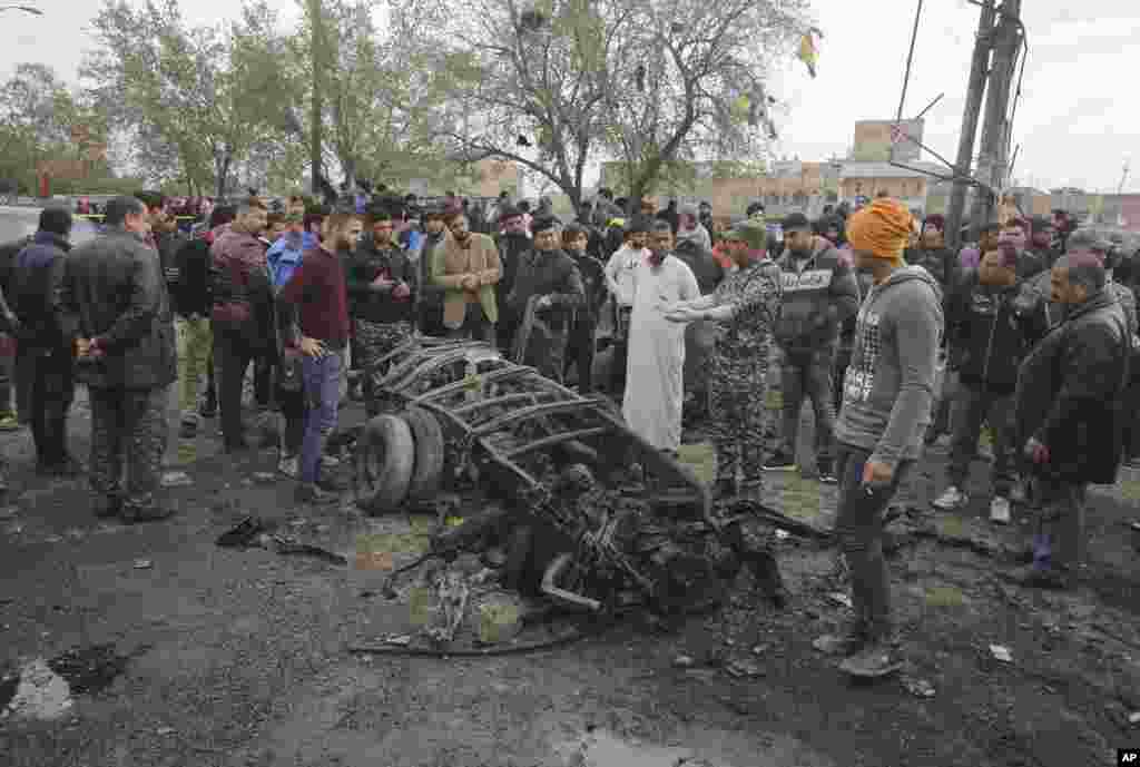 عراق میں اقوام متحدہ کے اعلیٰ عہدیدار جان کیوبس یہ کہہ چکے ہیں کہ ہلاکتوں کے اعداد وشمار انتہائی خوفناک ہیں جس میں شہریوں کی بڑی تعداد شامل ہے۔