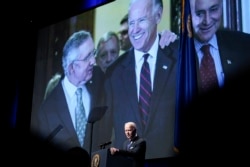 Presiden Joe Biden dalam upacara mengenang mendiang Senator Harry Reid di Smith Center, Las Vegas, Nevada, 8 Januari 2022.