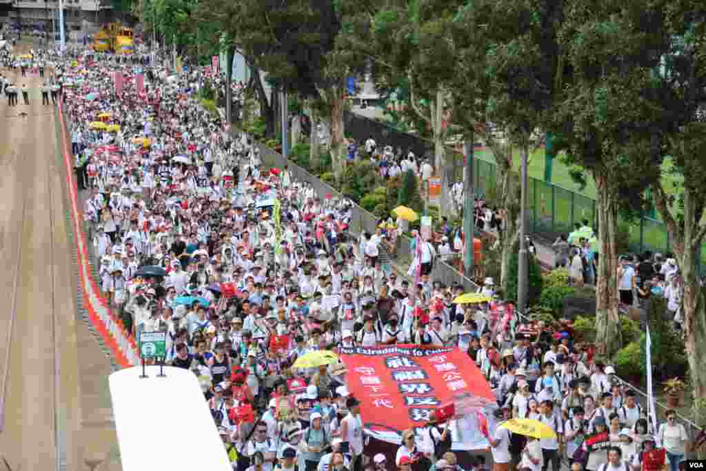 2019年6月9日香港反對逃犯條例修法大遊行 （美國之音申華拍攝）