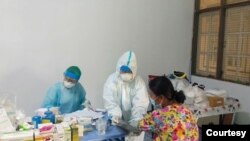 အခမဲ့ Fever Clinic ေဆးခန္း (PHOTOS CREDIT TO Community Fever Clinic - Yangon Network Fb and Dr Kyaw Swar Oo)