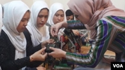 وزارت معارف نصاب مشخصی برای تدریس روبات‌سازی ندارد