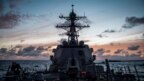 Tư liệu: Tàu khu trục có tên lửa dẫn đường USS Dewey đi ngang qua Thái Bình Dương trong cuộc tập trận Vành đai TBD (RIMPAC), ngày 10/7/2018. Hải quân Mỹ đã phê chuẩn việc đóng thêm 4 tàu khu trục loại này. Ảnh U.S. Navy 