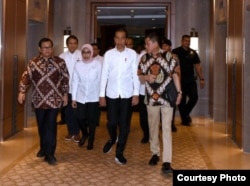 Presiden Jokowi didampingi Menteri ESDM Ignasius Jonan, Menkominfo Rudiantara, Sekretaris Negara Pramono Anung dan Menteri Perhubungan Budi Karya, tiba di Kantor PLN Pusat Jakarta, Senin, 5 Agustus 2019. (Foto courtesy: Biro Setpres)