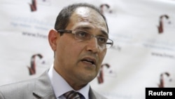 Chủ tịch của ủy ban bầu cử Libya Nuri al-Abbar trong cuộc họp báo tại Tripoli