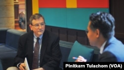 The Swarthmore College’s Dean of Admissions, Jim Bock talks with VOA Thai.