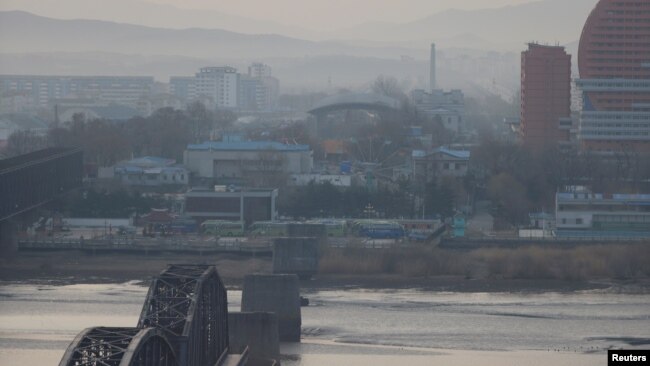 지난 3월 중국 단둥에서 바라본 북한 신의주.