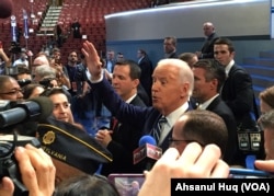 Vice President Joe Biden walks the floor of the Democratic National Convention in Philadelphia, July 26, 2016 (Ahsanul Huq/VOA)