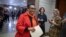 អ្នកស្រី Marcia Fudge​ សមាជិក​រដ្ឋសភា​ខាង​គណបក្ស​ប្រជាធិបតេយ្យ​តំណាង​រដ្ឋ Ohio ត្រូវ​បាន​តែងតាំង​ឲ្យ​ធ្វើជា​រដ្ឋមន្ត្រី​ក្រសួង​អភិវឌ្ឍន៍​លំនៅដ្ឋាន​និង​ទីក្រុង។