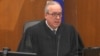 Судья разрешил добавить третий пункт обвинения в дело о гибели Джорджа Флойда 