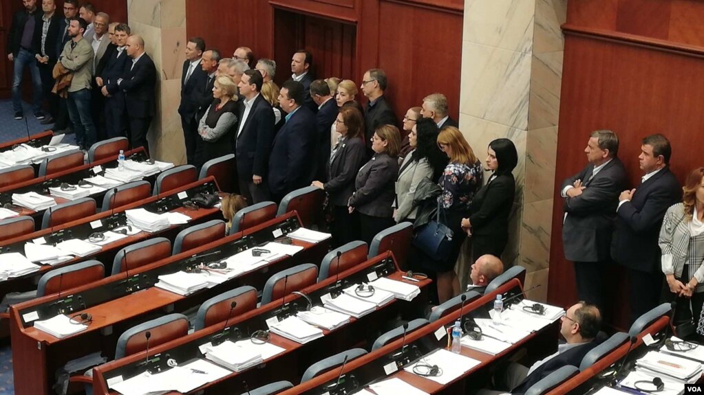 Maqedoni, parlamenti miraton propozimin për ndryshimin e emrit