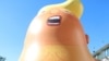 Bong bóng cao 6 mét mô phỏng tổng thống Hoa Kỳ, Donald Trump.