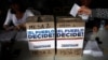 Miles de venezolanos en todo el mundo votan en plebiscito