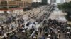 ہانگ کانگ میں احتجاج شدت اختیار کرنے لگا، سرکاری عمارتوں پر حملے