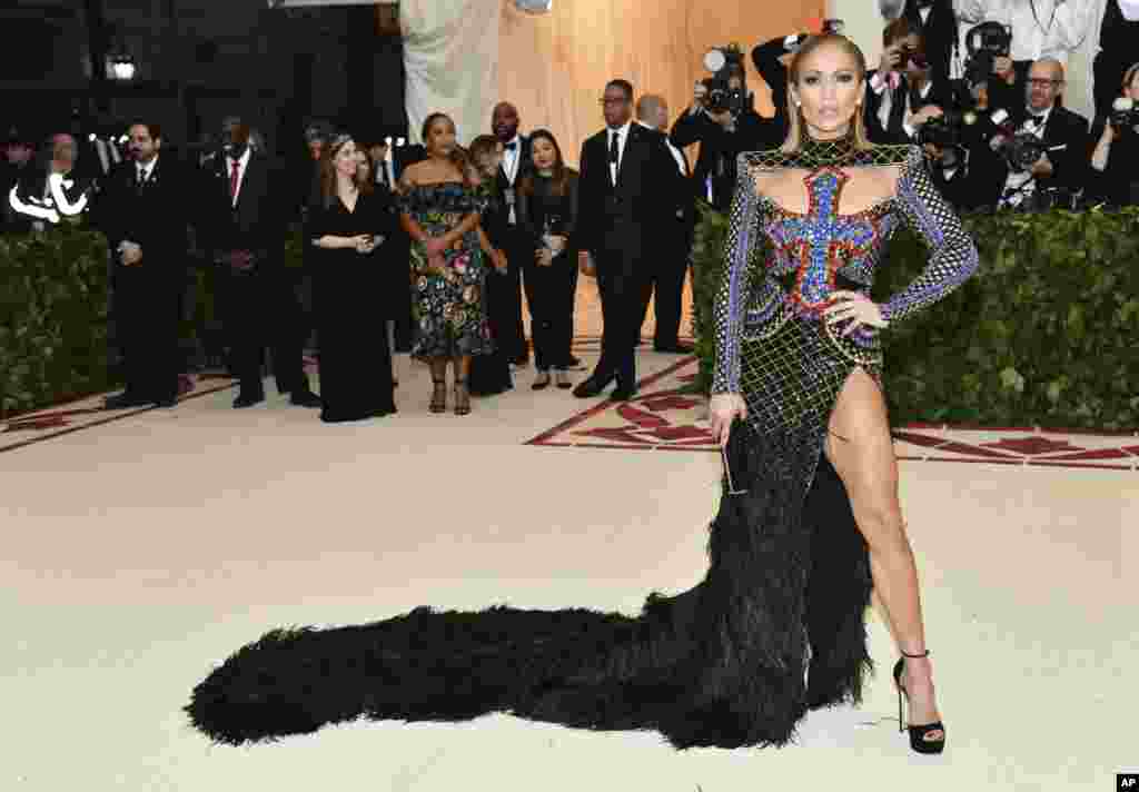 Singer Jennifer Lopez attends The Metropolitan Museum of Art&#39;s Costume Institute benefit gala celebrating the opening of the Heavenly Bodies: Fashion and the Catholic Imagination exhibition on Monday, May 7, 2018, in New York. (Photo by Charles Sykes/Invision/AP)