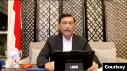 Luhut Binsar Pandjaitan, Menko Marves yang sekaligus Koordinator Pemberlakuan Pembatasan Kegiatan Masyarakat alias PPKM Darurat di Jakarta, Senin malam (23/8). (Courtesy: Kemenko Marves)