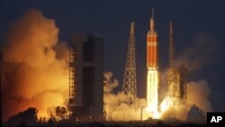 Старт ракети з капсулою Orion