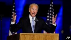 លោក Joe Biden ដែល​ត្រូវ​បាន​ព្យាករណ៍​ថា​ឈ្នះ​ការ​បោះឆ្នោត​ប្រធានាធិបតី​ឆ្នាំ២០២០ ថ្លែង​ទៅ​កាន់​ប្រជាជាតិ​កាល​ពី​ថ្ងៃសៅរ៍ ទី៧ ខែវិច្ឆិកា នៅ​ក្រុង Wilmington រដ្ឋ Delaware។