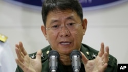 Philippine military chief of staff Gen. Eduardo Ano gestures during a press conference to announce that Philippine troops had killed a key Abu Sayyaf commander, April 12, 2017.