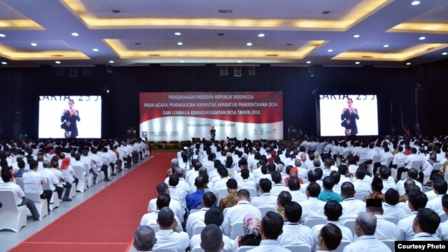 Presiden Joko Widodo berbicara pengelolaan Dana Desa kepada ribuan aparat desa di Yogyakarta. (Foto: dok./Humas Setkab)