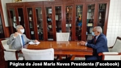 Presidente de Cabo Verde, Jorge Carlos Fonseca (esq), e Presidente eleito, José Maria Neves (dir), 21 de Outubro de 2021