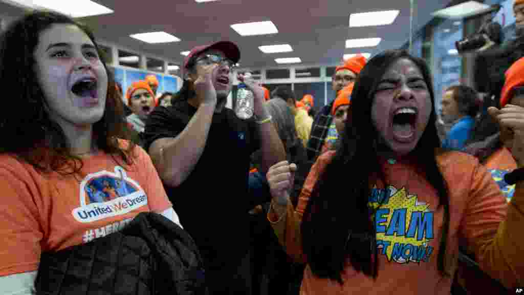 Demonstrators protest against President Trump&#39;s Deferred Action for Childhood Arrivals (DACA)&nbsp;immigration policies.