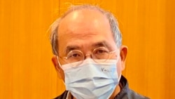 香港民意研究所副行政總裁鍾劍華批評，北京進一步扭曲香港的選舉制度的話，只會令選舉變成一場“猴子戲”，與解決社會問題背道而馳 （攝影：美國之音湯惠芸）