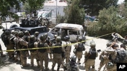 کابل میں ہوٹل پر حملے کے بعد وہاں تعینات سکیورٹی فورسز (فائل فوٹو)