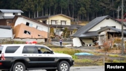 Nhà cửa bị hư hại sau trận động đất 6.8 độ tại thị trấn Hakuba gần thành phố Nagano, ngày 23/11/2014.