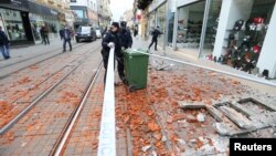 29 Aralık 2020 - Hırvatistan'da 6,3 büyüklüğünde deprem birçok binayı yerle bir etti