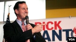 Kandidat Capres Partai Republik, Rick Santorum, berpidato di balai kota San Juan, Puerto Rico (14/3).