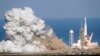 SpaceX Sukses Luncurkan Roket Terbesar